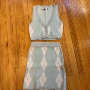 Tiger Mist Light Blue and White Argyle V-Neck Sweater Set